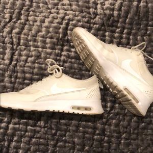 womens all white nikes